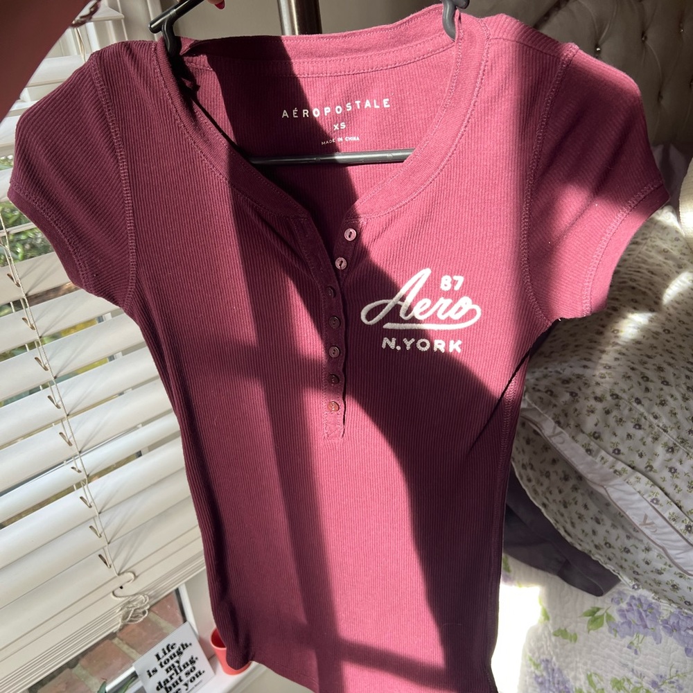 Vintage Aeropostale maroon tee